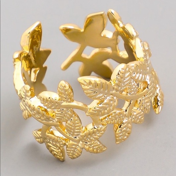 Jewelry - 🔥Free🔥Adjustable Gold Flower Ring